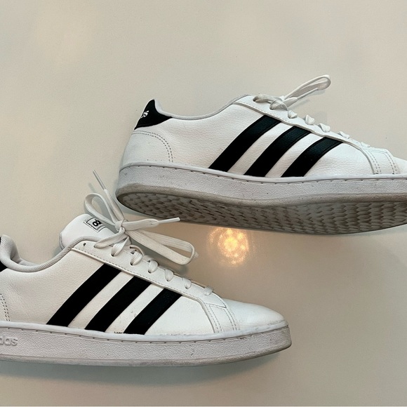 Adidas shoes - Picture 2 of 3